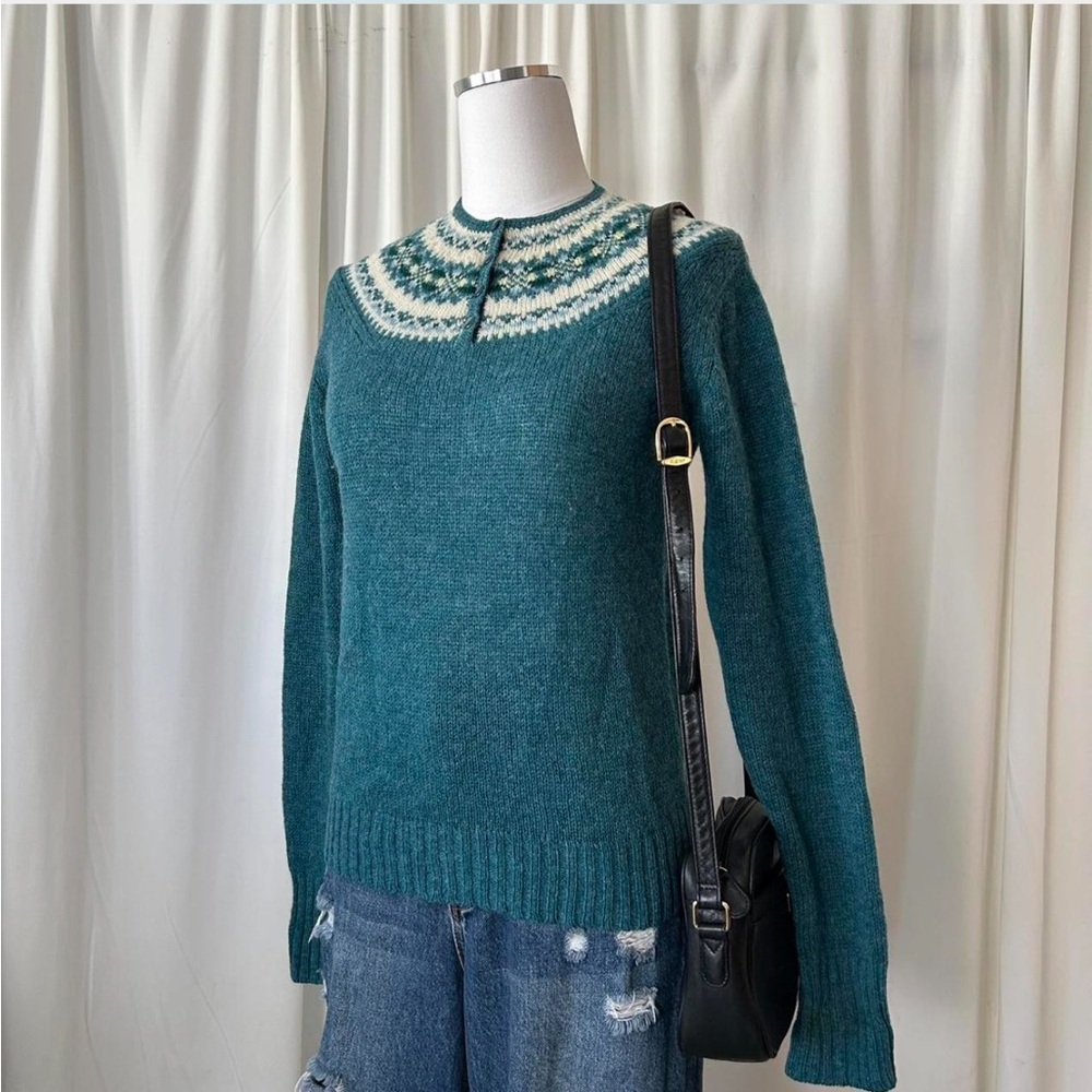 Vintage 1980s Susan Bristol Pure Shetland Wool Fair Isle sweater in teal. - Picture 4 of 8